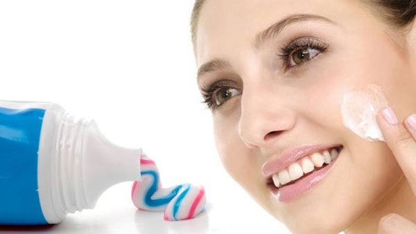 trị nám tàn hang bằng kem đánh răng hiệu quả